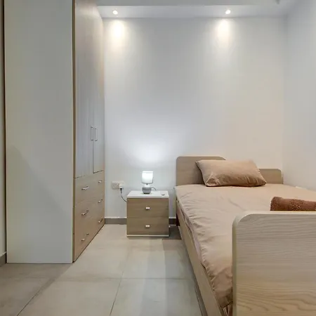 Διαμέρισμα Comfortable And Well Located 3 Bedroom In Msida