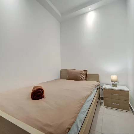 Lejlighed Comfortable And Well Located 3 Bedroom In Msida Msierah