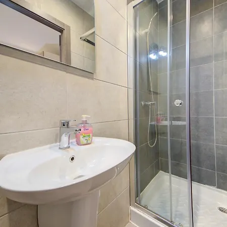 Comfortable And Well Located 3 Bedroom In Msida *