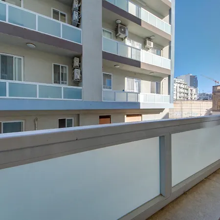 Апартаменты Comfortable And Well Located 3 Bedroom In Msida Msierah