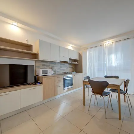 Апартаменты Comfortable And Well Located 3 Bedroom In Msida Msierah
