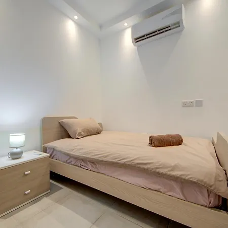 Comfortable And Well Located 3 Bedroom In Msida Msierah