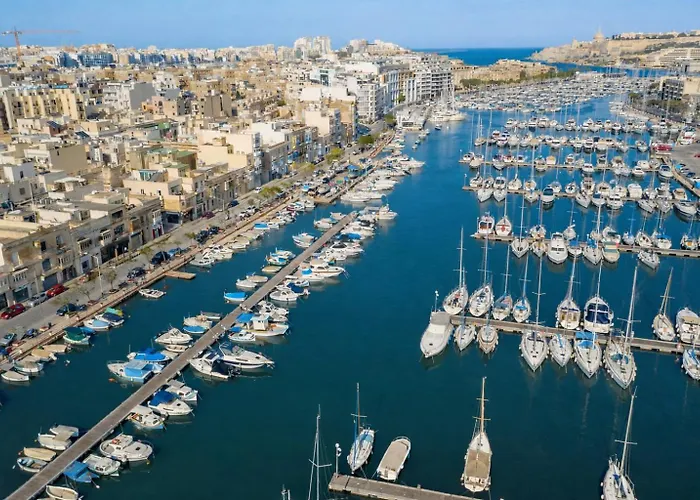 Comfortable And Well Located 3 Bedroom In Msida